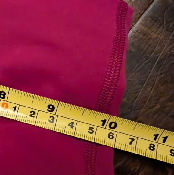 Women's Lululemon shorts pink size 2 - Picture 6 of 8